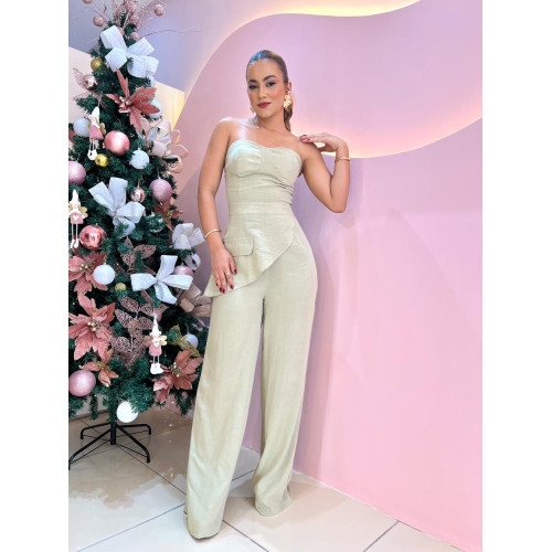 Macacão Leona - TAM P Macacão Leona - TAM P